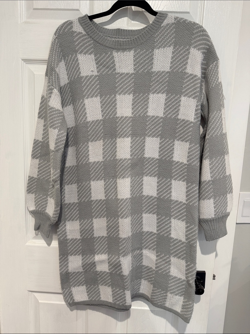 Source Unknown Gray and White Plaid Crewneck Sweater dress size small